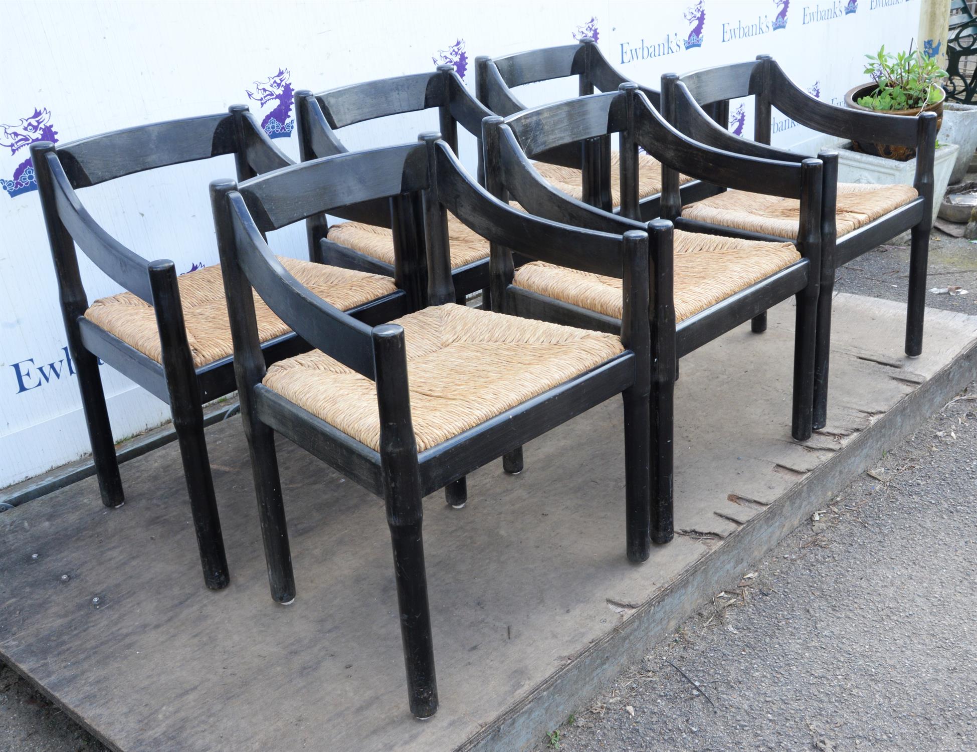 Vico Magistrelli (Italian, 1920-2006), set of six Carimate chairs, black colourway, - Image 3 of 4