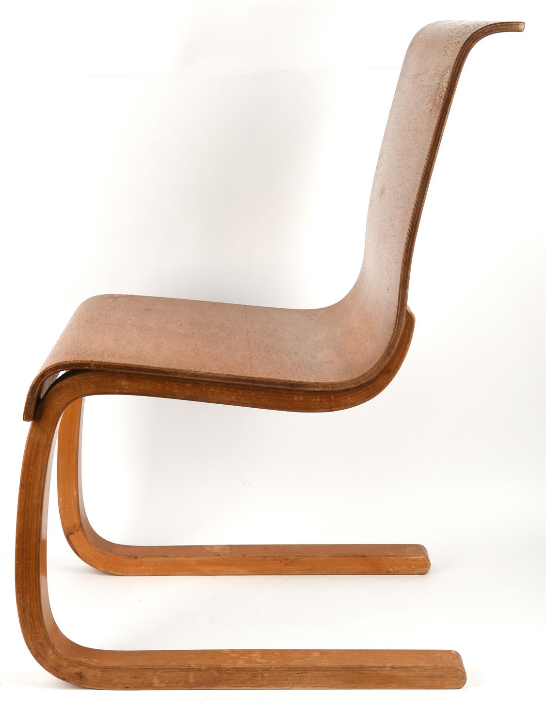 Alvar Aalto (Finnish, 1898-1976) for Finmar, pair of model 21 burr birch plywood chairs, - Image 15 of 18