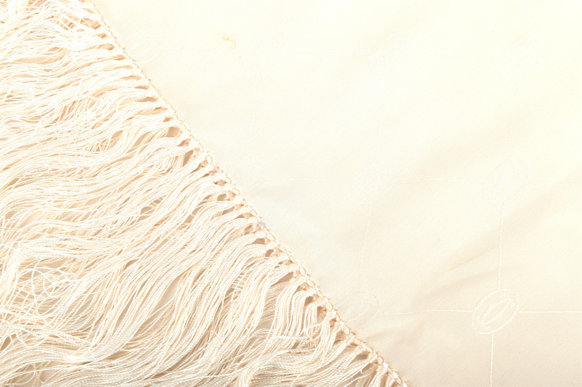 CARTIER LES MUST DE CARTIER gentleman's cream silk embossed evening scarf with fringe 90cm x 40cm - Image 3 of 3