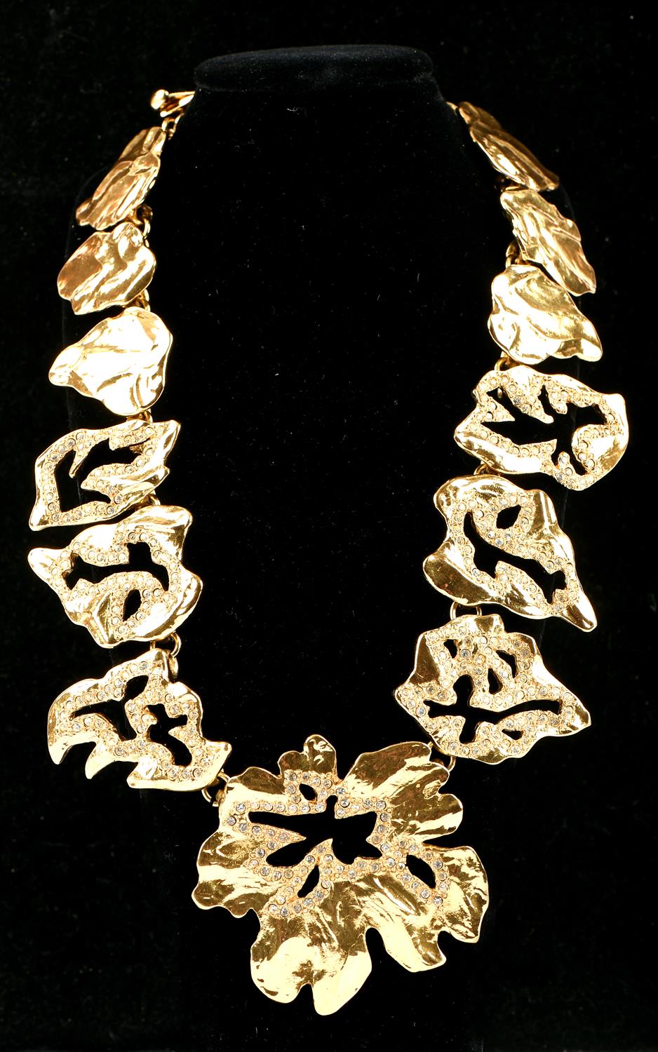 YVES SAINT LAURENT a collection of signed vintage 1980s costume jewellery to include a gold - Image 5 of 5