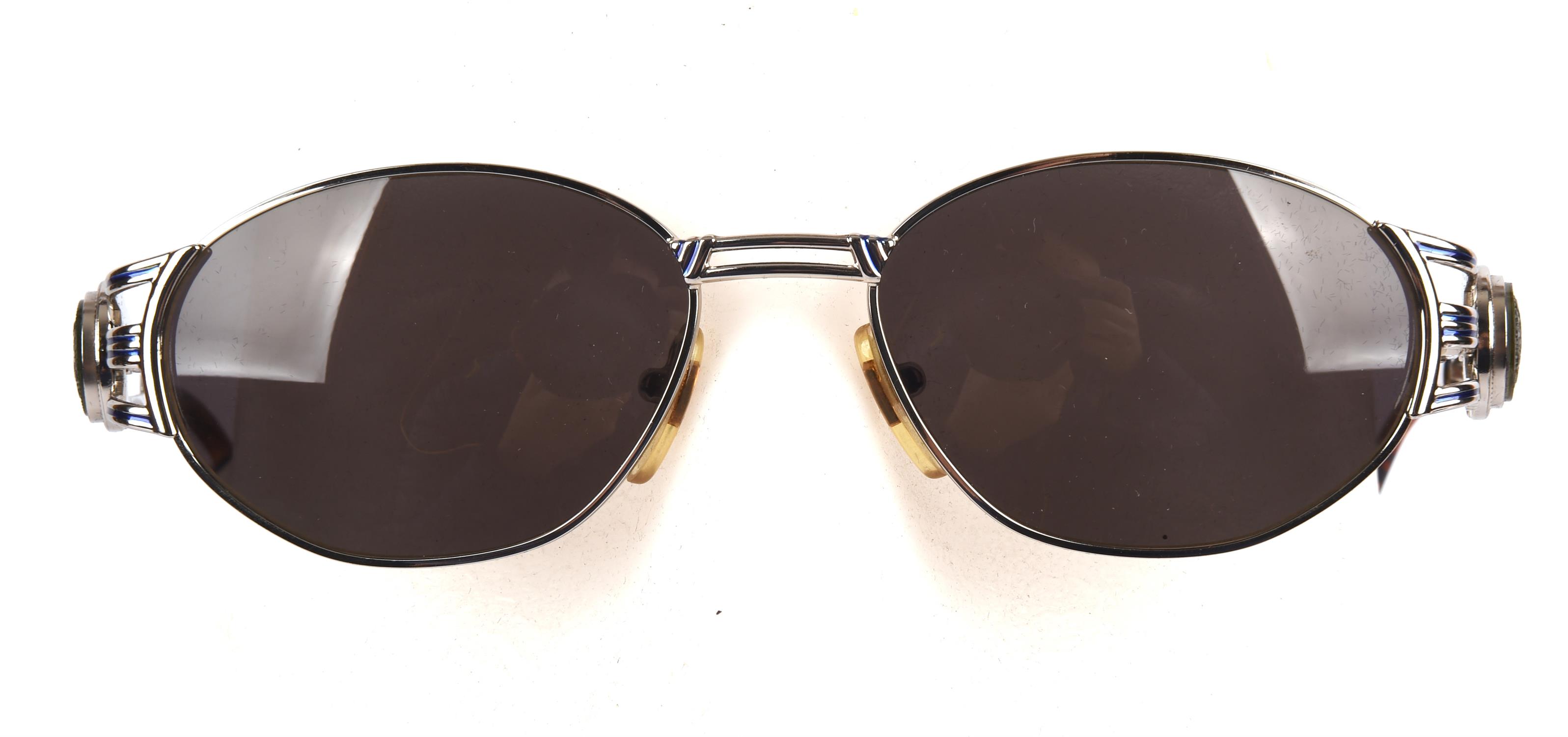 FENDI vintage 1990s ladies sunglasses in soft case with cloth