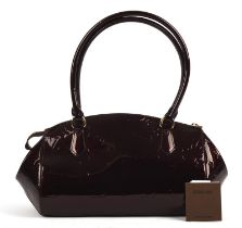 LOUIS VUITTON Burgundy Sherwood monogram Vernis varnished calf leather handbag (27cm x 19cm x 12cm)