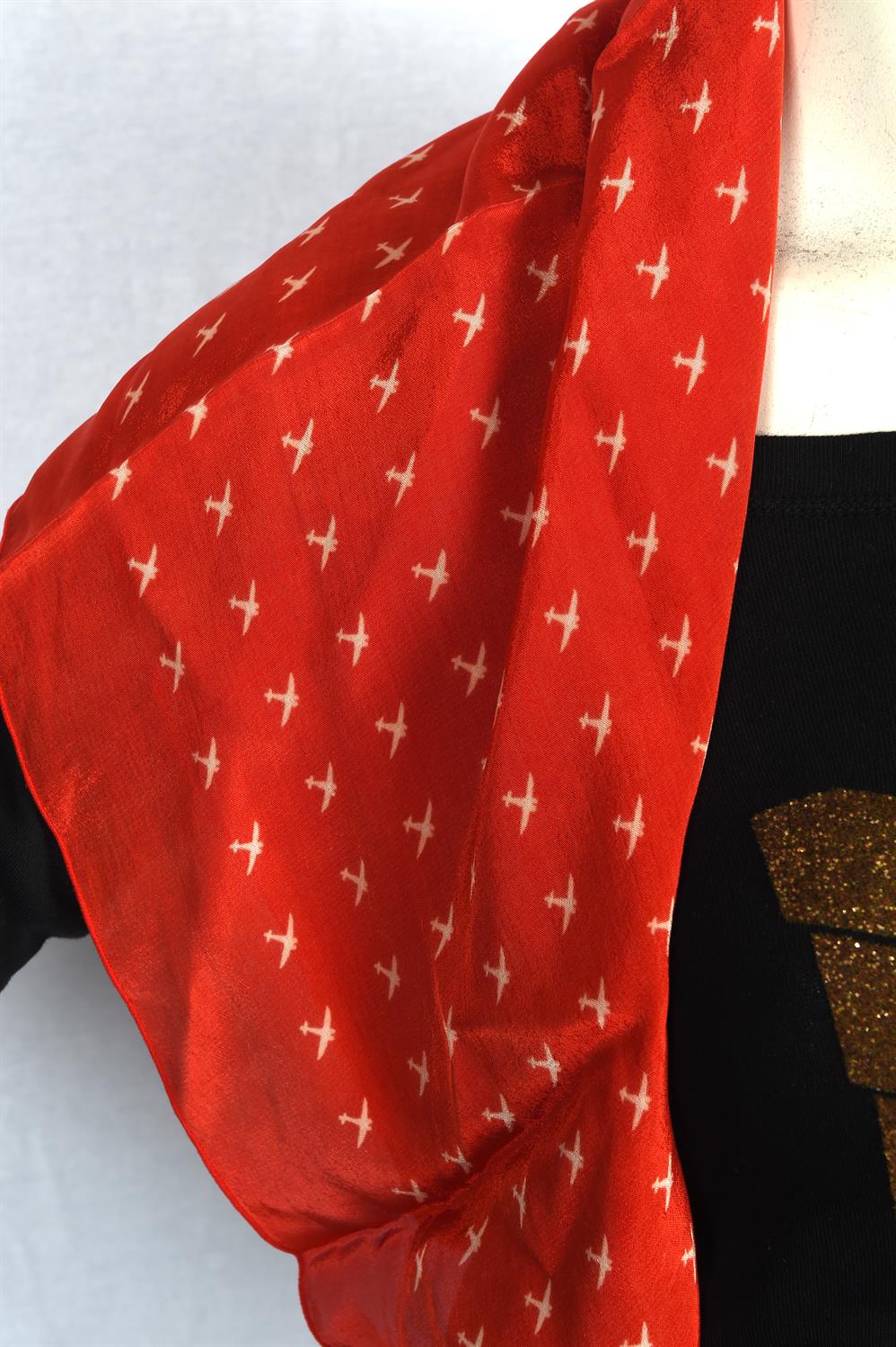 BIBA 1970s long sleeved black T shirt and two red scarves Shirt Fits UK8-10 - Image 3 of 7