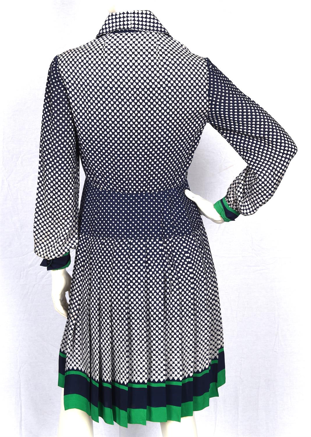 CHRISTIAN DIOR DIORLING 1970s lined silk pleated button-down shirt-waister tea dress in navy white - Image 5 of 9