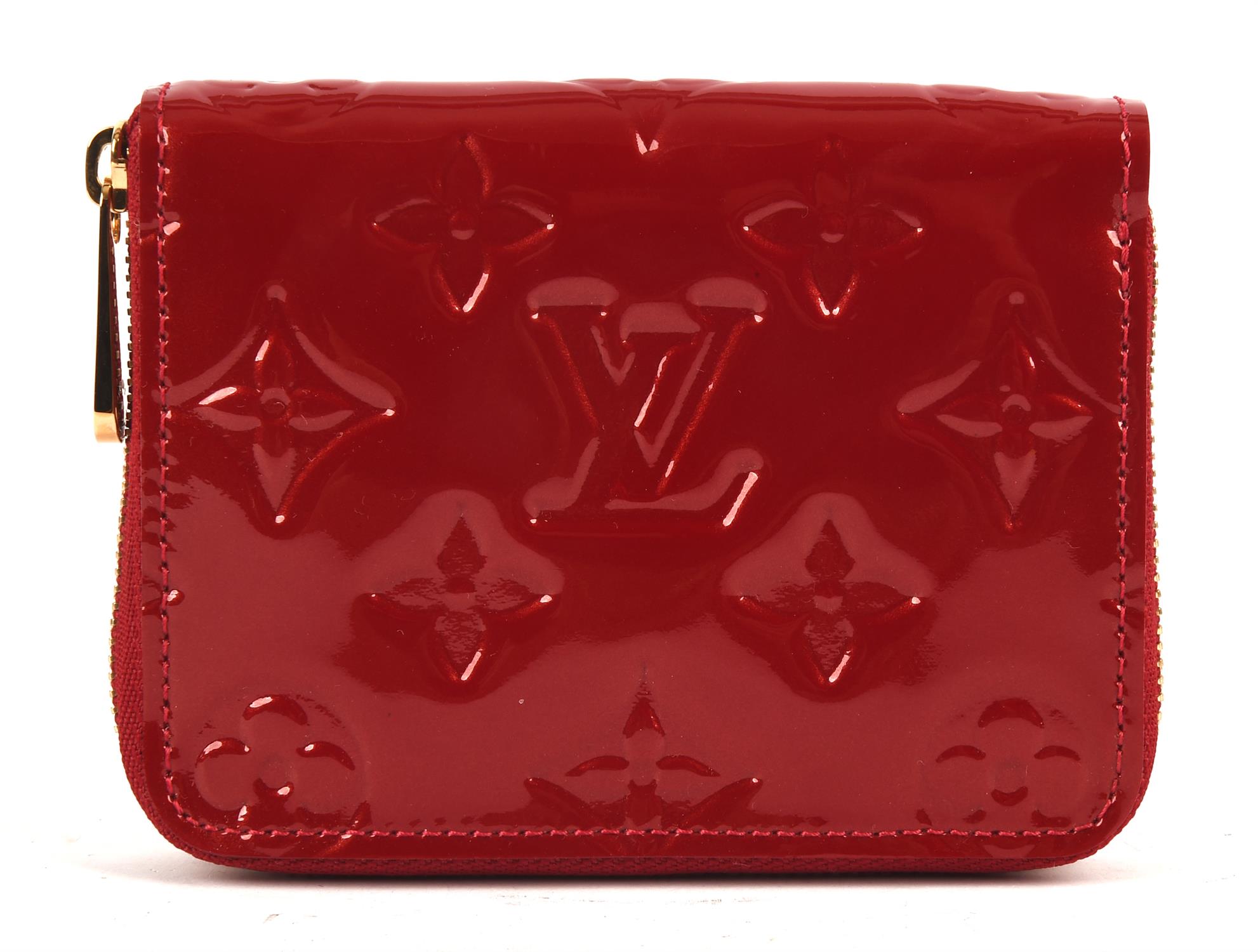LOUIS VUITTON lipstick red Vernis varnished leather zipped purse in dust cover - Image 2 of 3