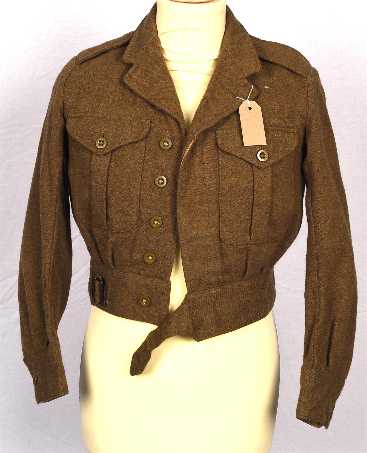 A collection of gentleman's British and WW1 US military, Royal Naval and other clothing to include - Image 20 of 26