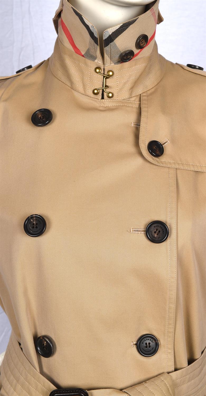 BURBERRY ladies KENSINGTON mac on original BURBERRY hanger with original BURBERRY coat-cover and - Image 2 of 11