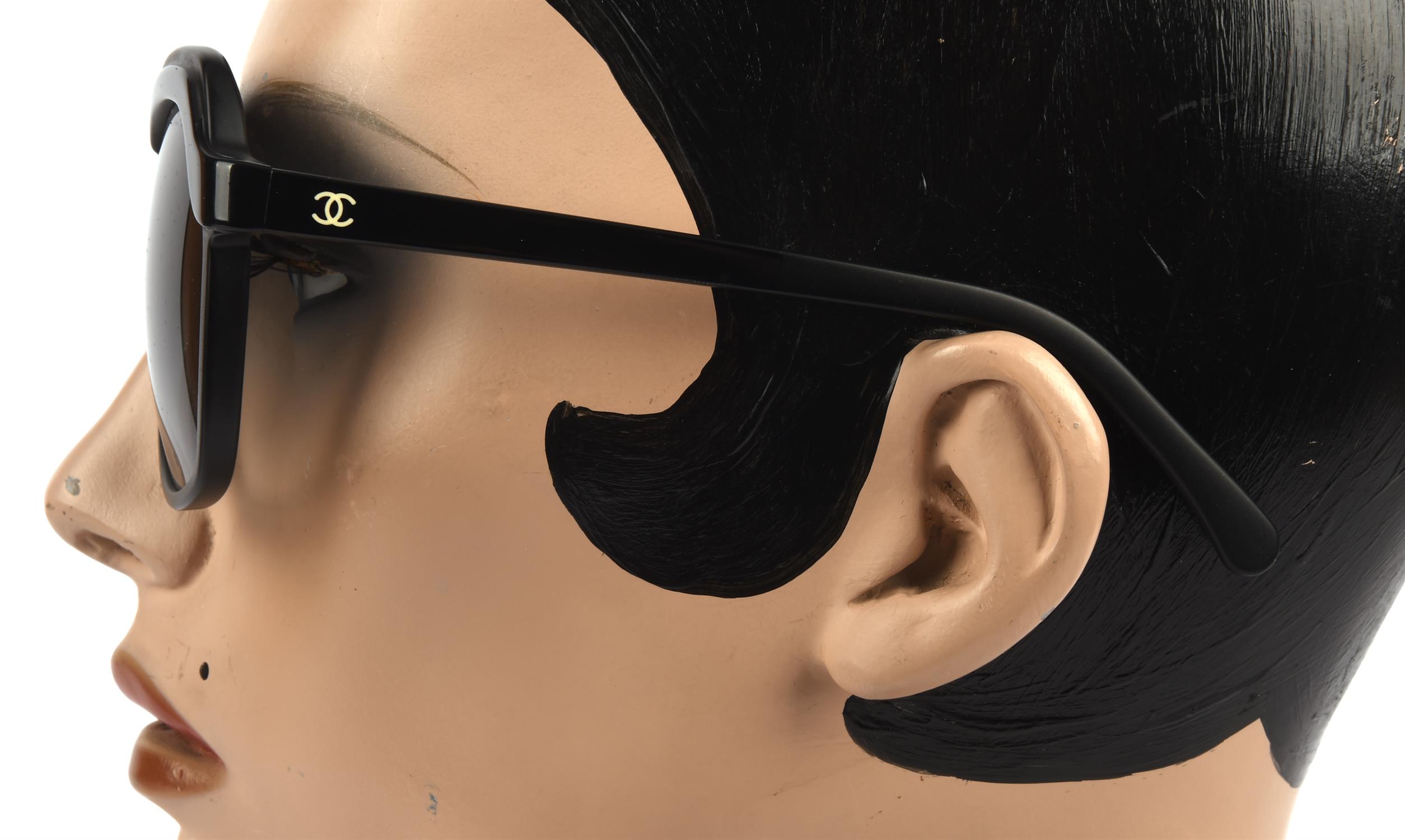 CHANEL a pair of ladies sunglasses in a black quilted case - Image 2 of 4