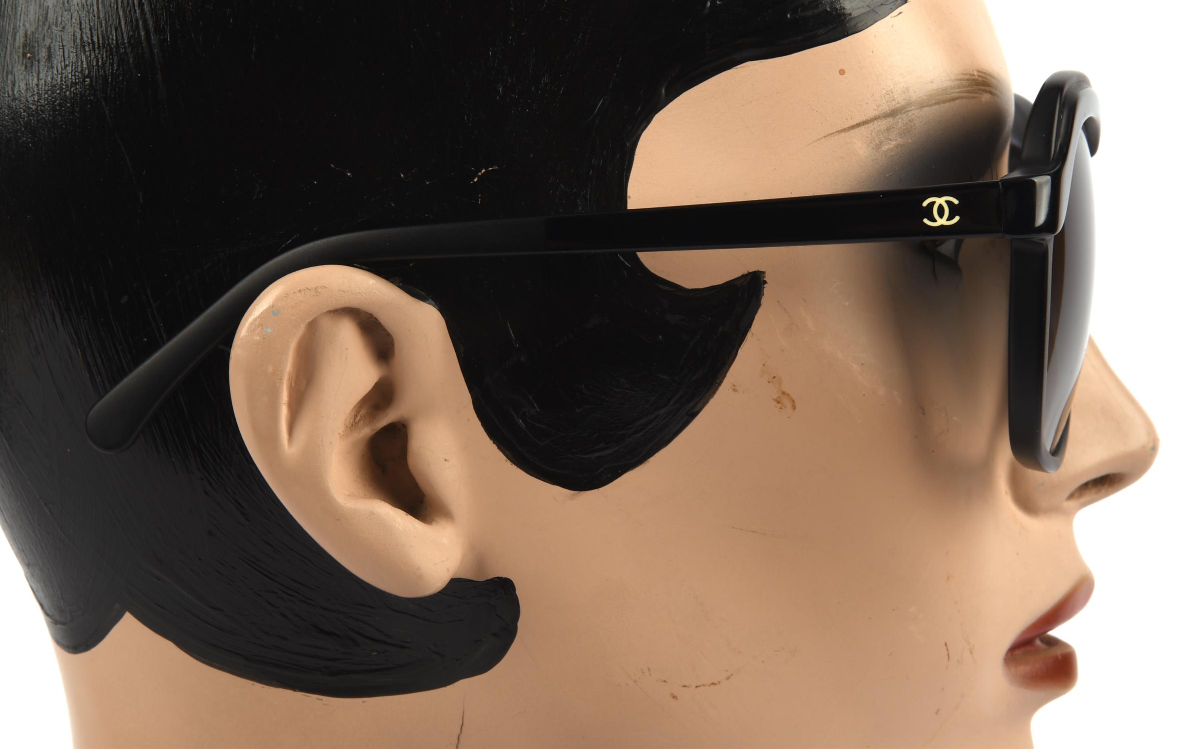 CHANEL a pair of ladies sunglasses in a black quilted case - Image 3 of 4