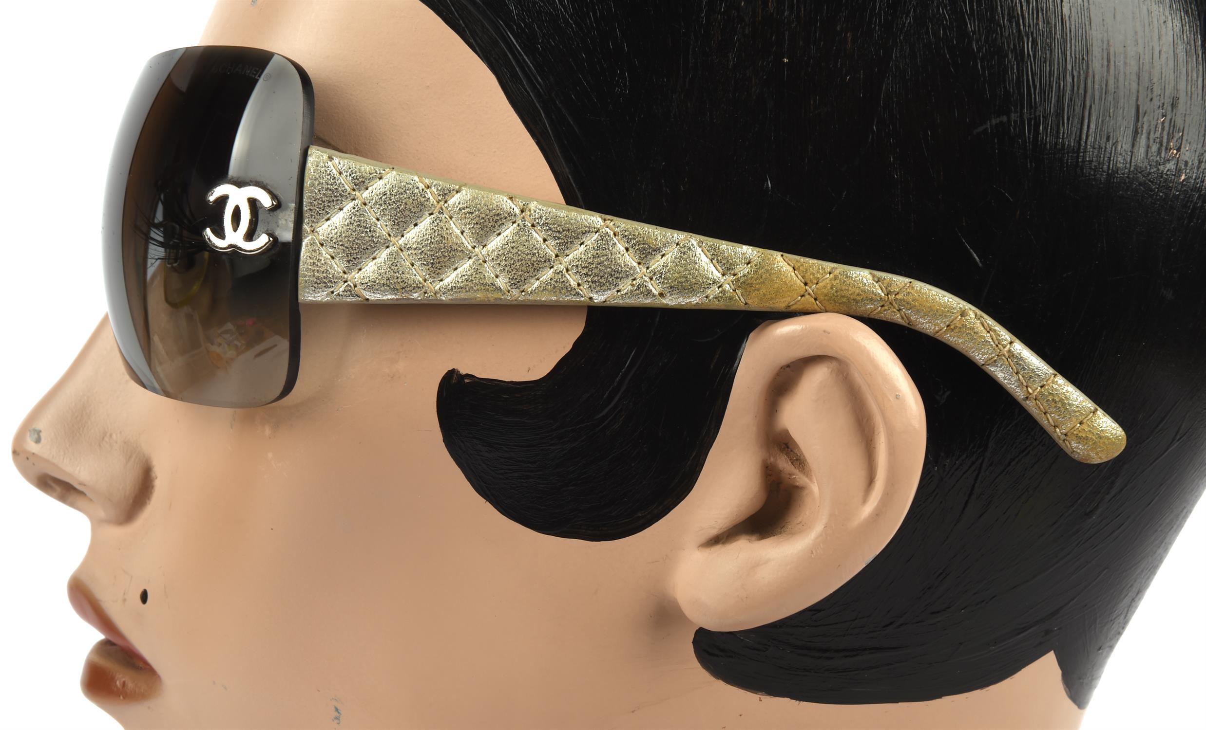 CHANEL wrap-style ladies vintage 1990s sunglasses with metallic leather arms in soft case - Image 3 of 4