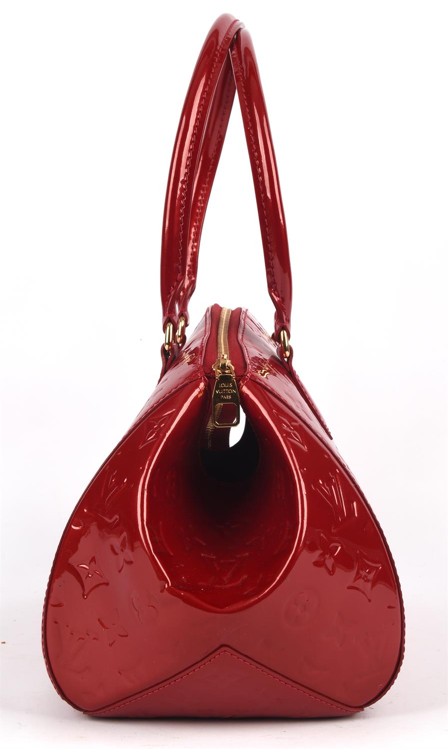 LOUIS VUITTON lipstick red Vernis varnished leather French Montana handbag with gold coloured - Image 3 of 8