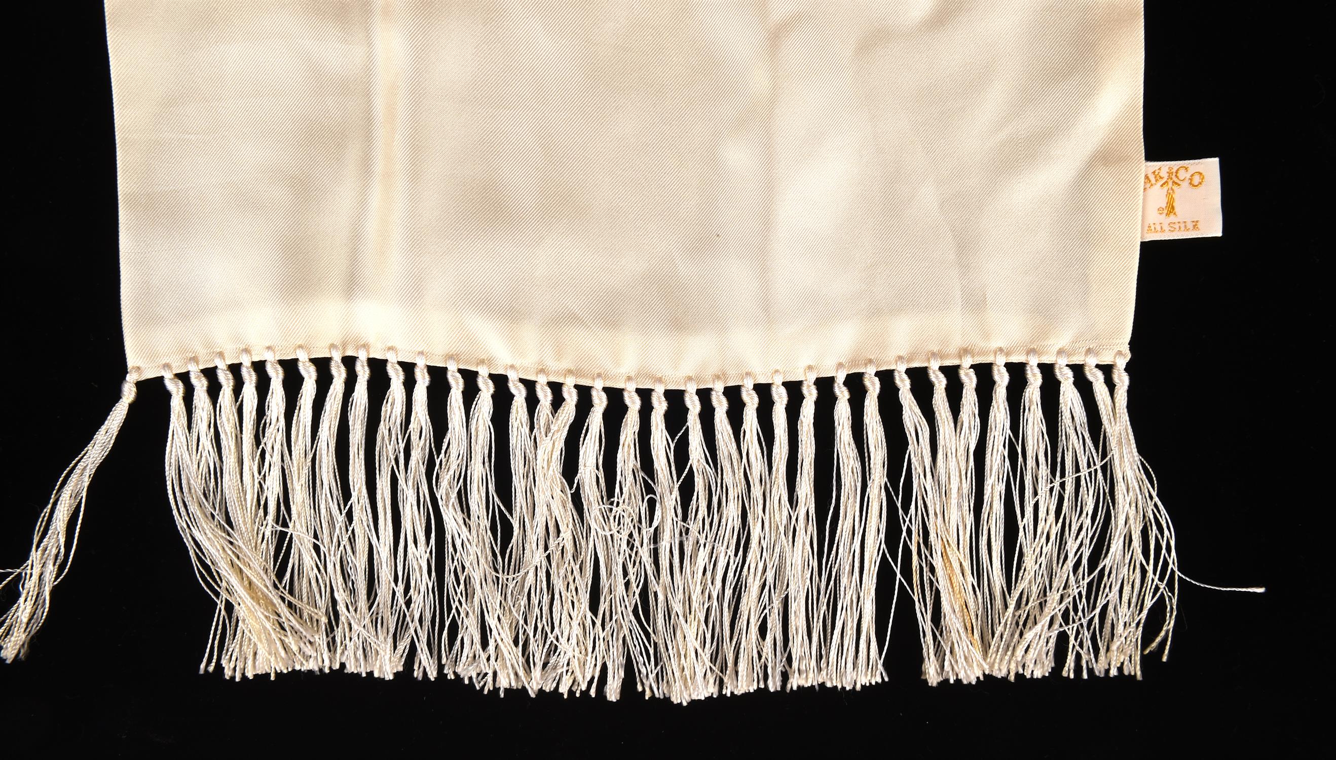 AKCO A gentleman's cream silk fringed evening scarf (Made in England.) - Image 3 of 4