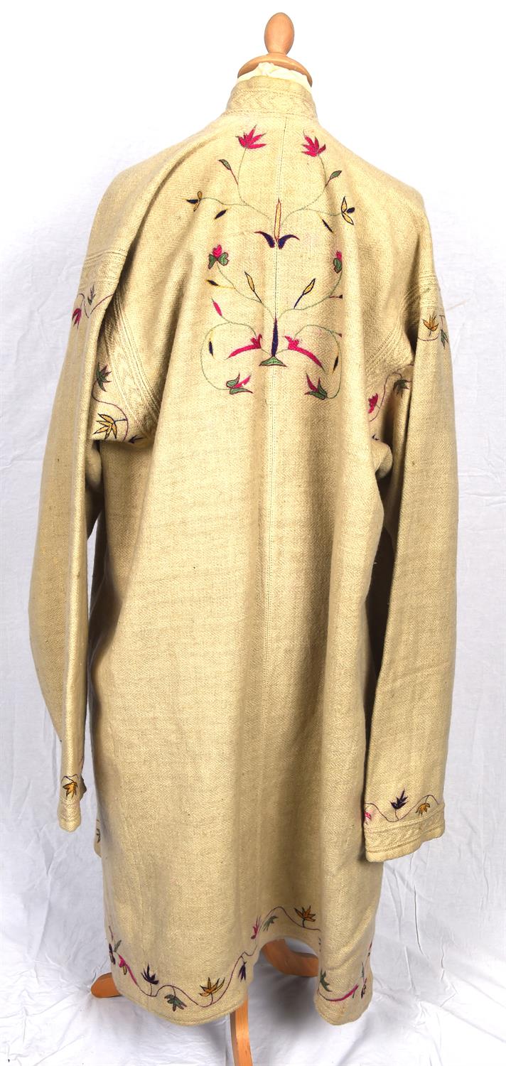 An antique Afghan soft wool KUSAI coat with decorative embroidery and very long sleeves and velvet - Image 4 of 6