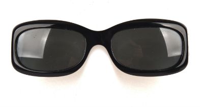 CHANEL vintage 1990s cased ladies black sunglasses