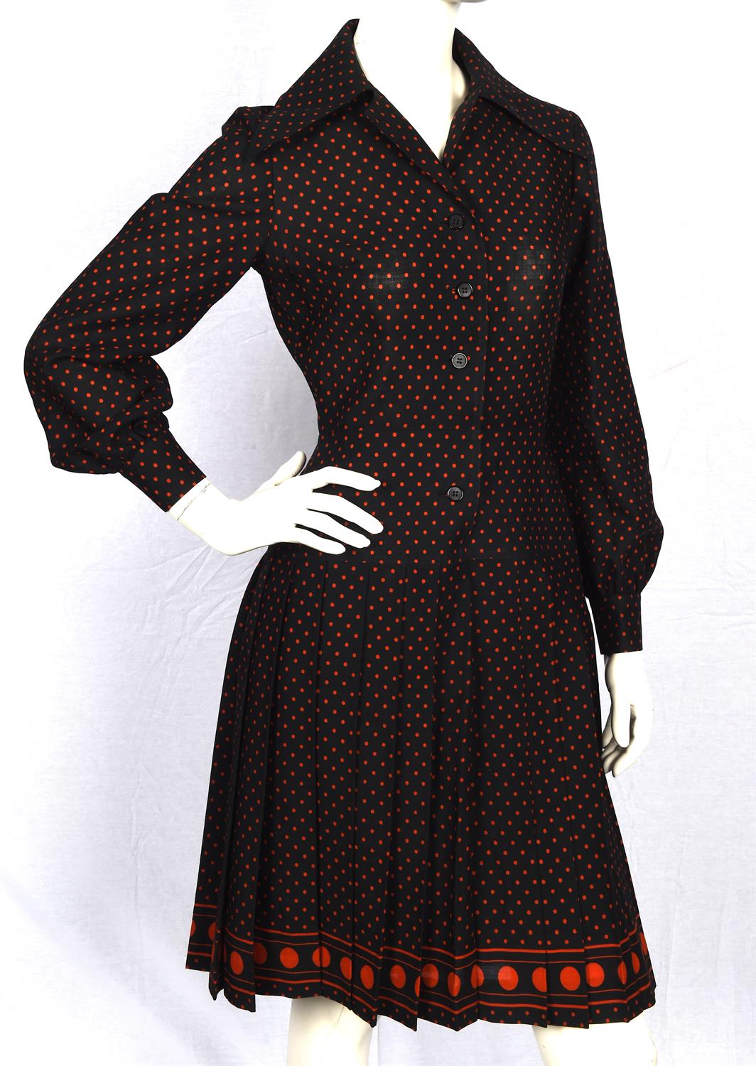 CHRISTIAN DIOR DIORLING 1970s lined wool pleated button-down shirt-waister dress in black and red