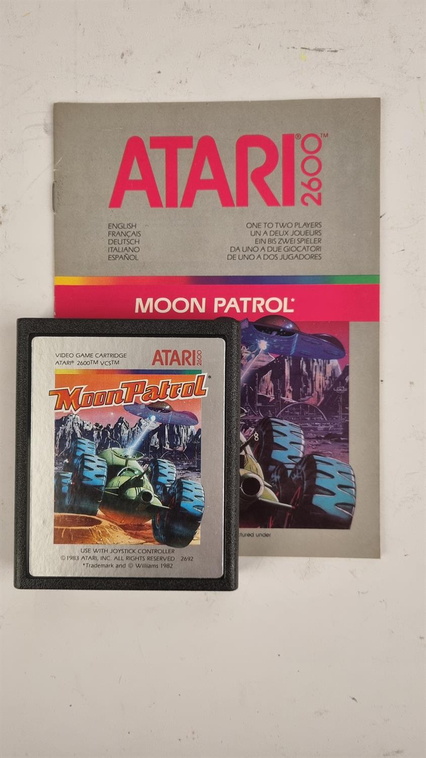 An assortment of 14 loose Atari games, with their corresponding manuals All items come in a brown - Image 9 of 14