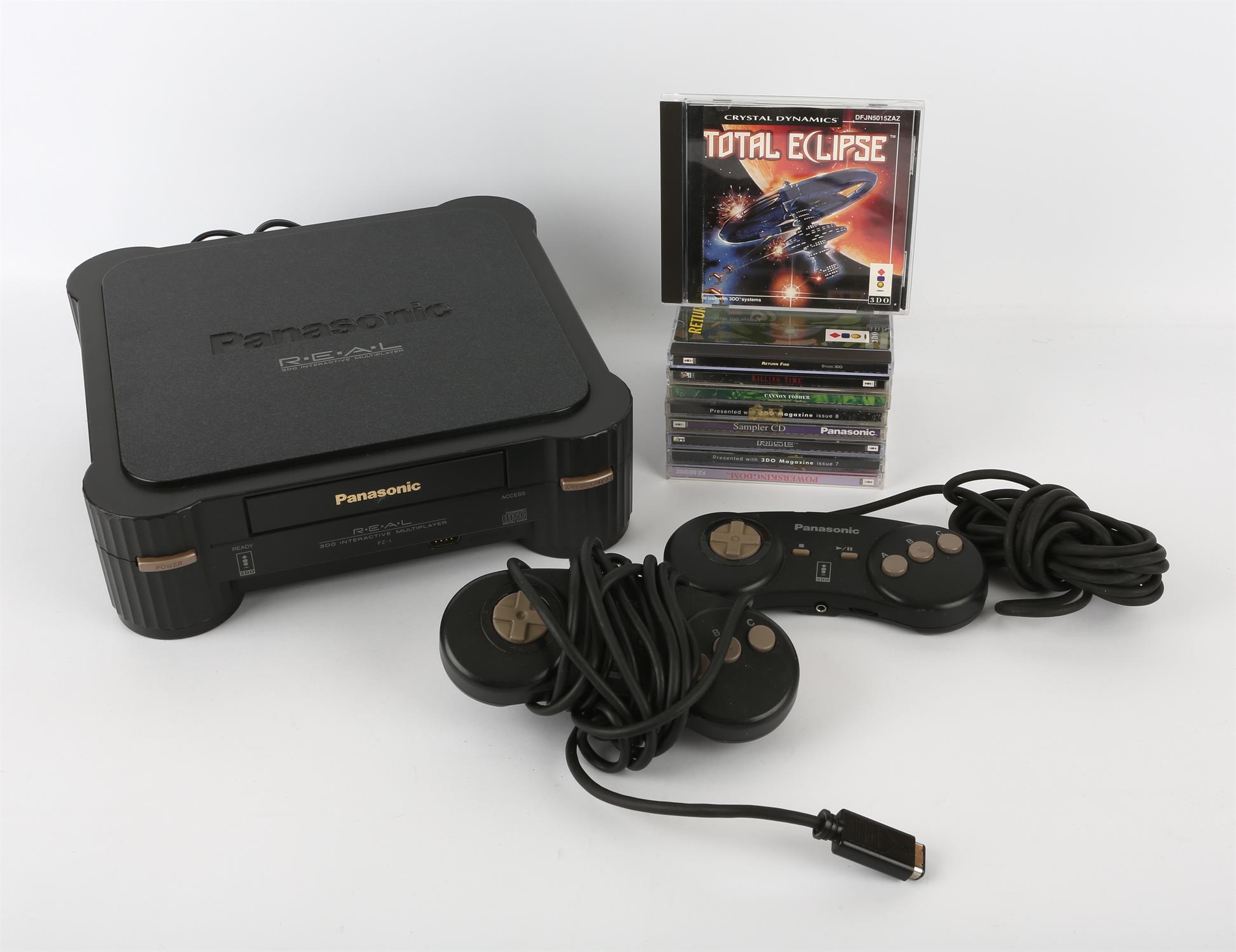 Panasonic 3DO FZ-1 R.E.A.L. console with US power supply, 2 controllers and 9 boxed games Games