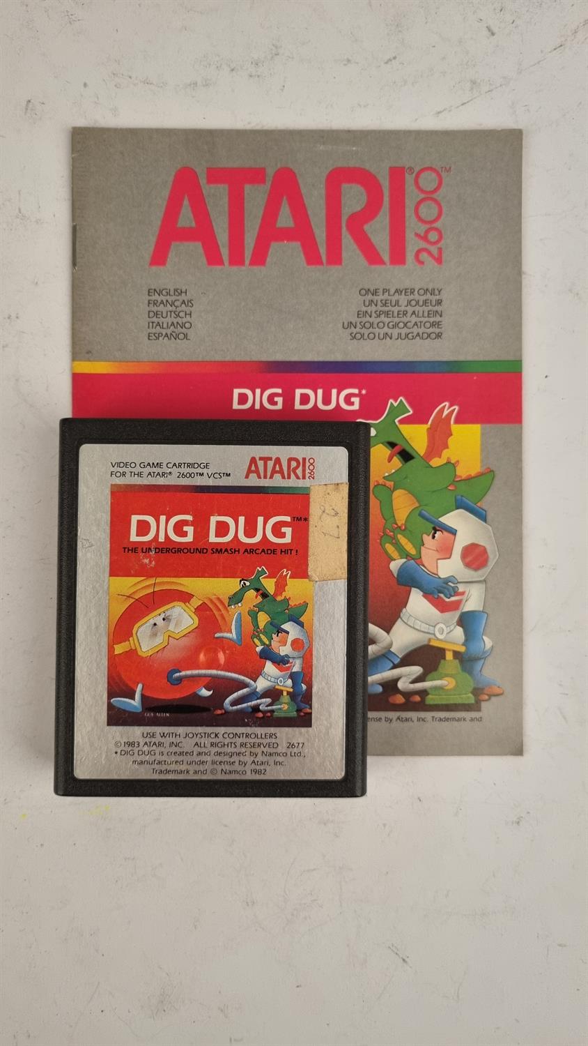 An assortment of 14 loose Atari games, with their corresponding manuals All items come in a brown - Image 6 of 14