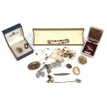 Quantity of silver jewellery, some cased