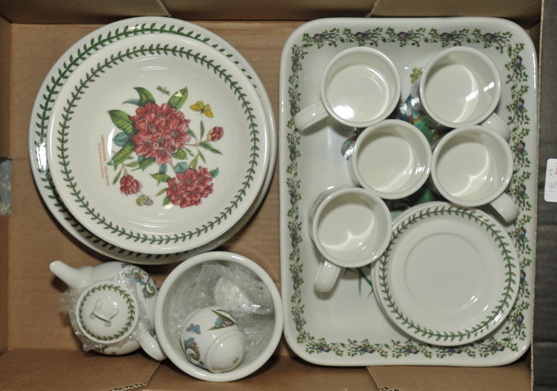 A collection of Portmerion china, The Botanic Garden, to comprise five cups, four saucers, - Image 3 of 4