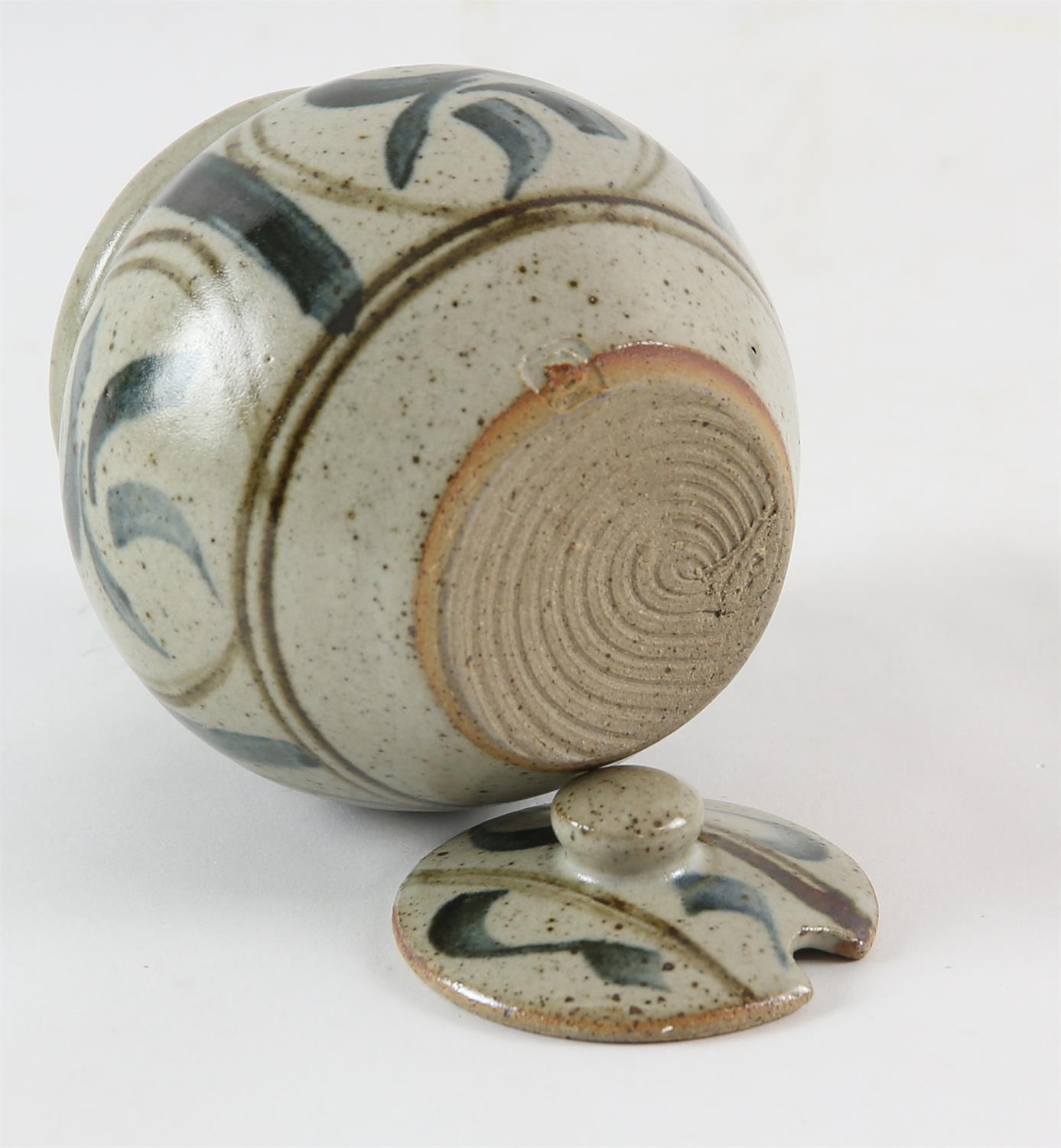 URSULA MOMMENS (1908-2010), a stoneware preserve pot and cover, decorated with stylised flower - Image 2 of 2
