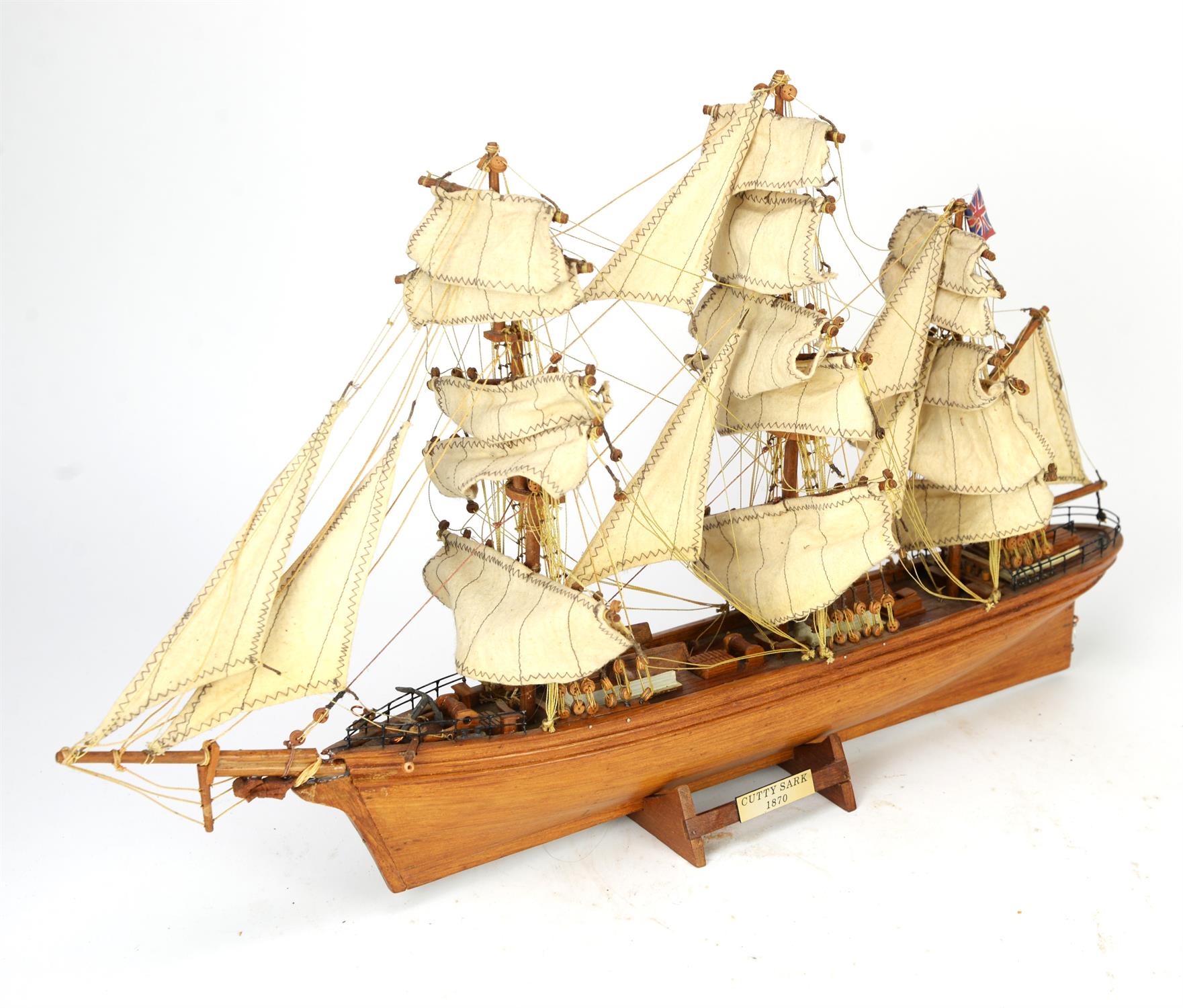 Scratch built scale model of the Cutty Sark, H34cms together with two skiffs, H46cms - Bild 2 aus 4