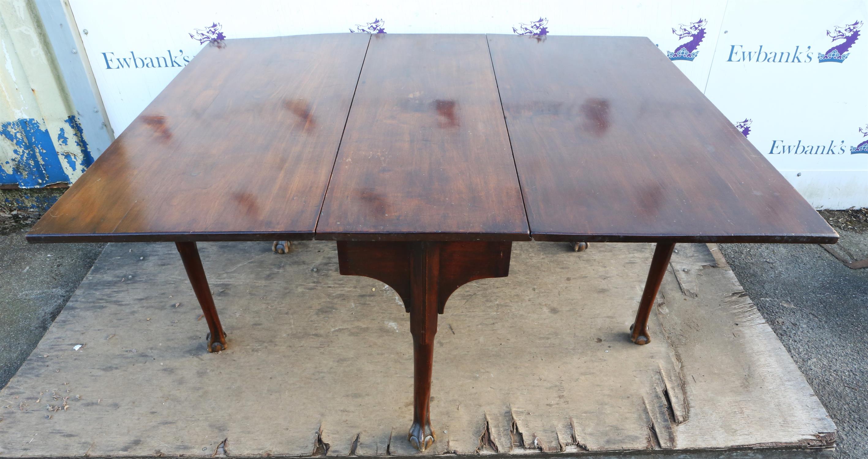 George III mahogany gate leg dining table, with claw and ball feet, 72cm high x 161cm extended x - Image 3 of 4