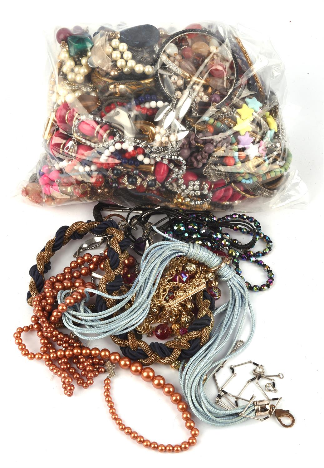 Quantity of costume jewellery