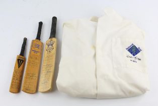 Please note that the umpires coat in this lot is probably a souvenir issue, and not worn by Bird