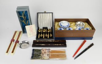 A quantity of porcelain items including ; a twenty two piece Oriental dinner set, boxed,