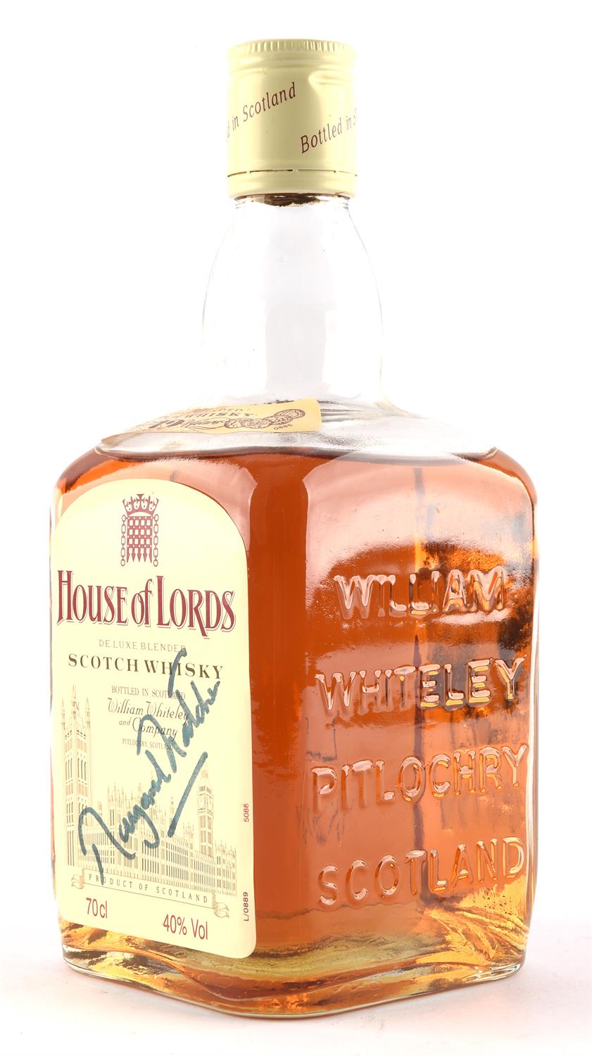 Whisky, one bottle of House of Lords 'Margeret Thatcher' 12 year old Scotch whisky. (1) - Bild 5 aus 7