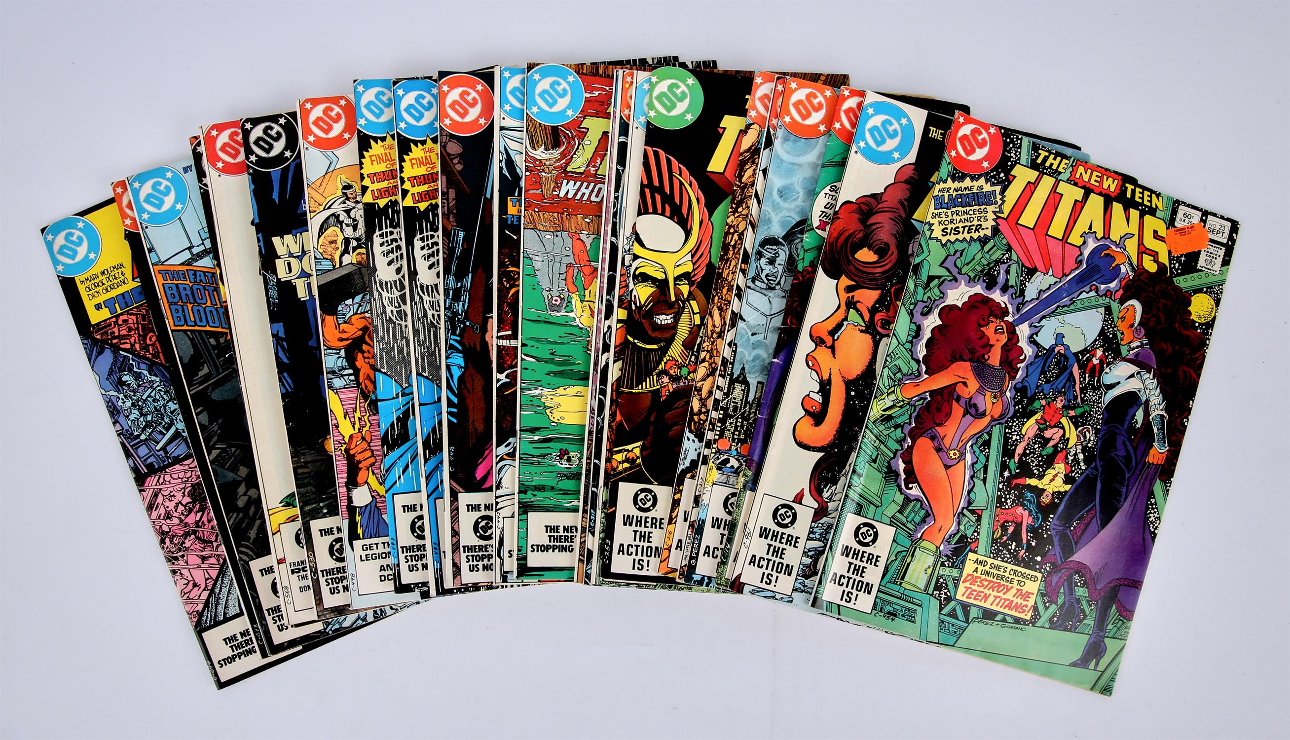 The New Teen Titans: 44 Issues including the 1st appearance of Deathstroke (DC Comics, - Image 3 of 4