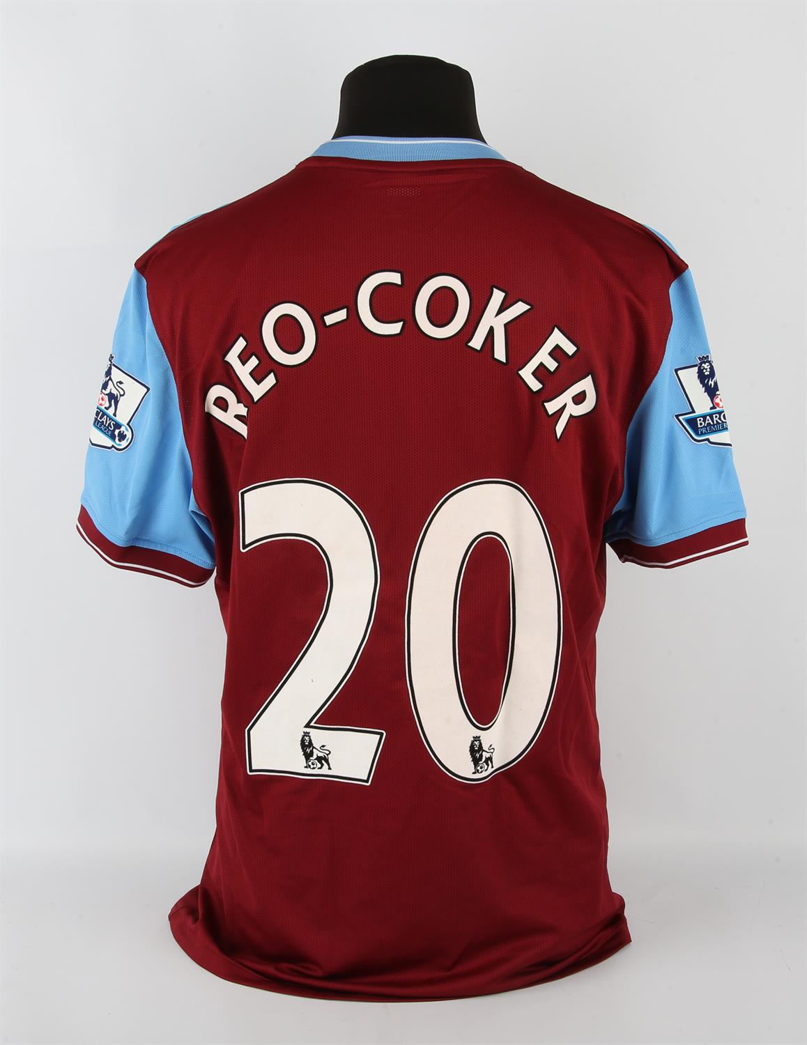 Aston Villa Football Club, Reo-Coker (No.20) 2009-2010. S/S. Match Worn during season.