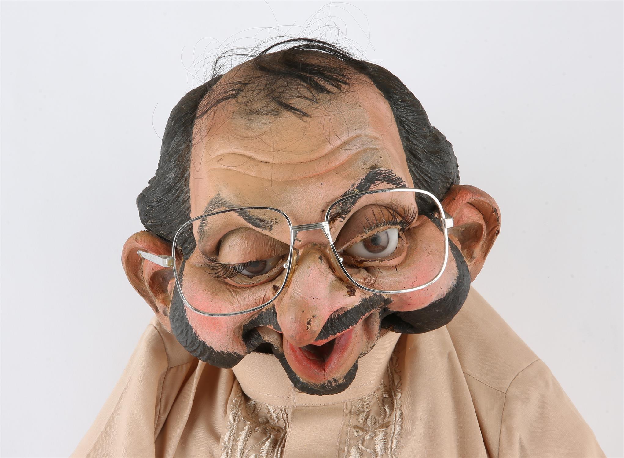 Spitting Image (1984-1996). A Salman Rushdie puppet from the television series Spitting Image. - Bild 2 aus 4