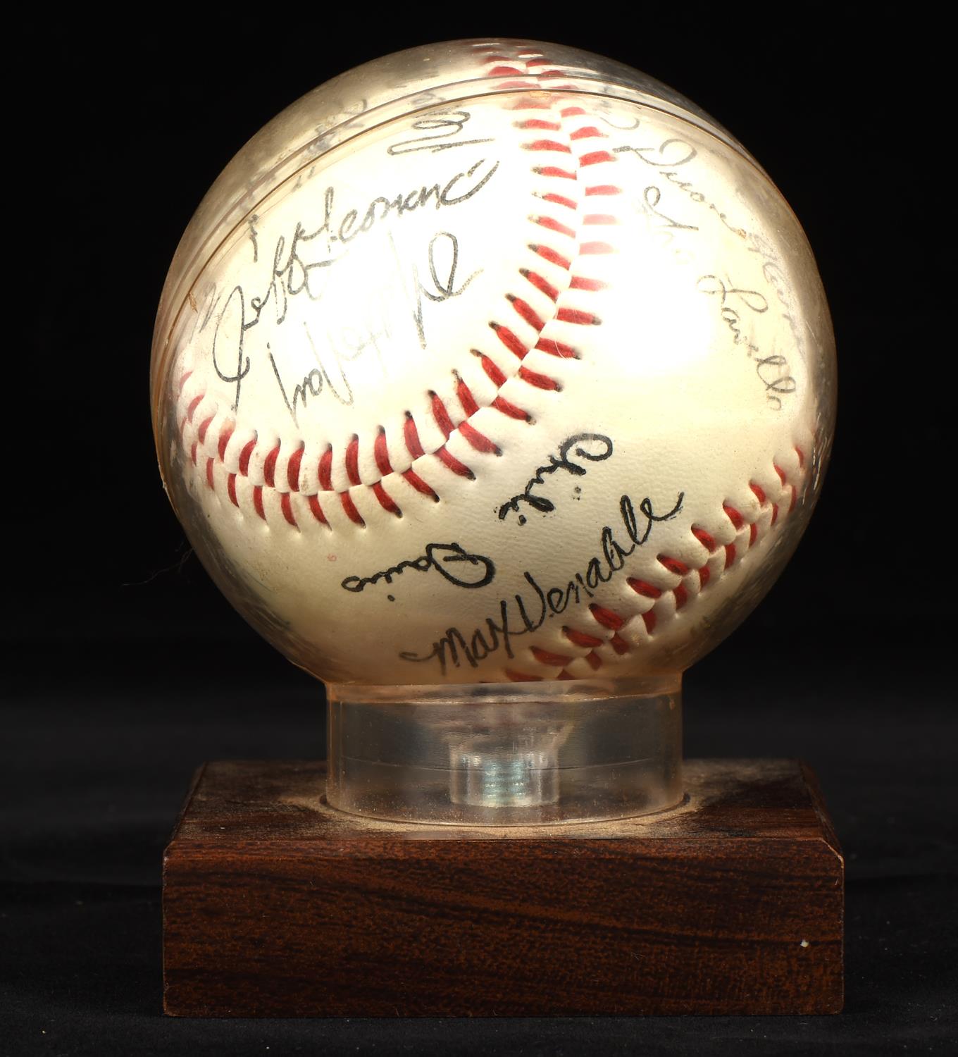 Baseball - various signatures / autographs, including Jack Clark, Mark Davis, Bill Jacky and many