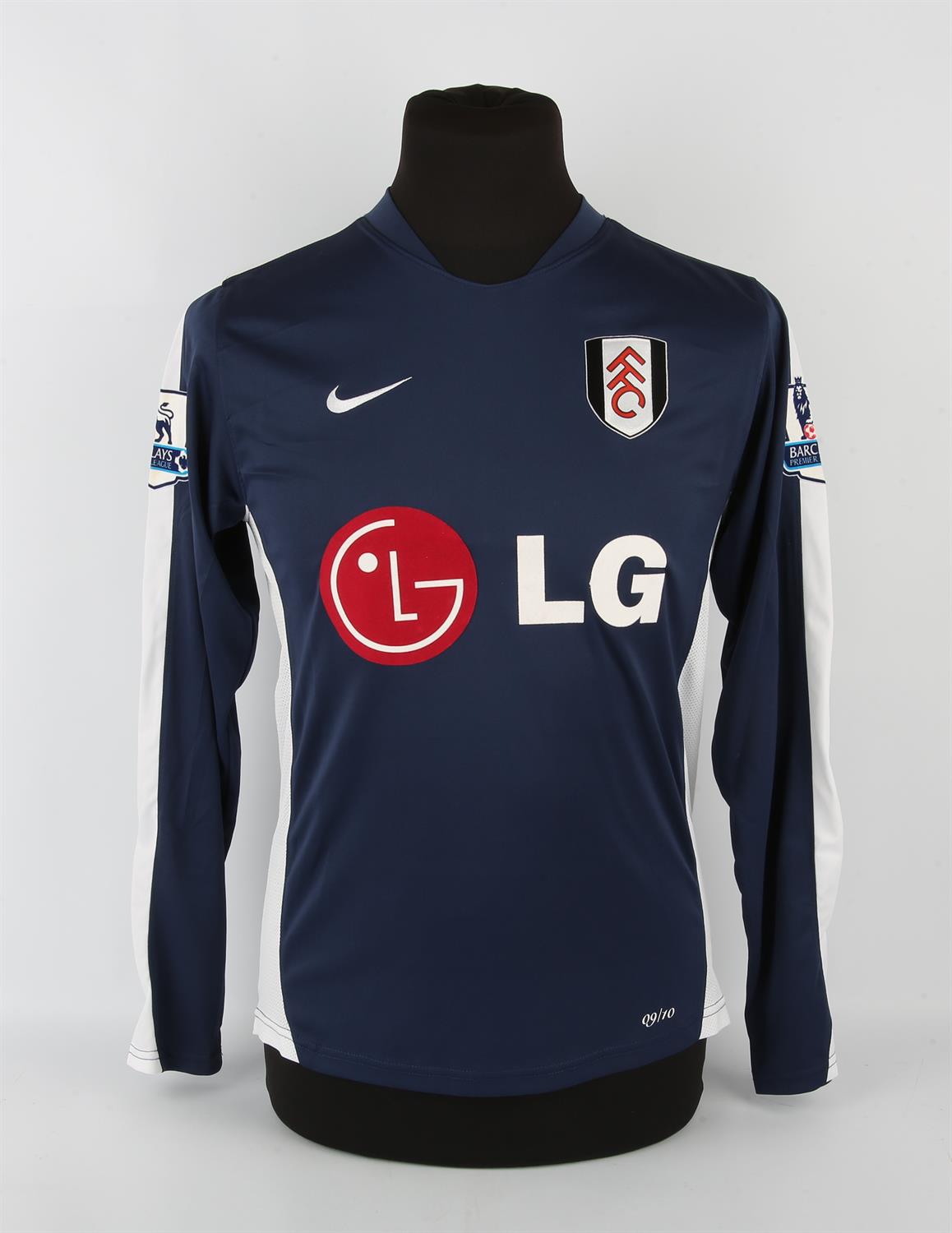 Fulham FC Football club, Simon Davies (No.29 - signed to friend- Peter) rare 3rd kit from 2009-2010, - Image 2 of 2