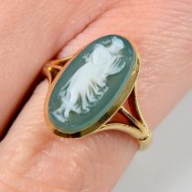 Edwardian 18ct gold agate cameo ring