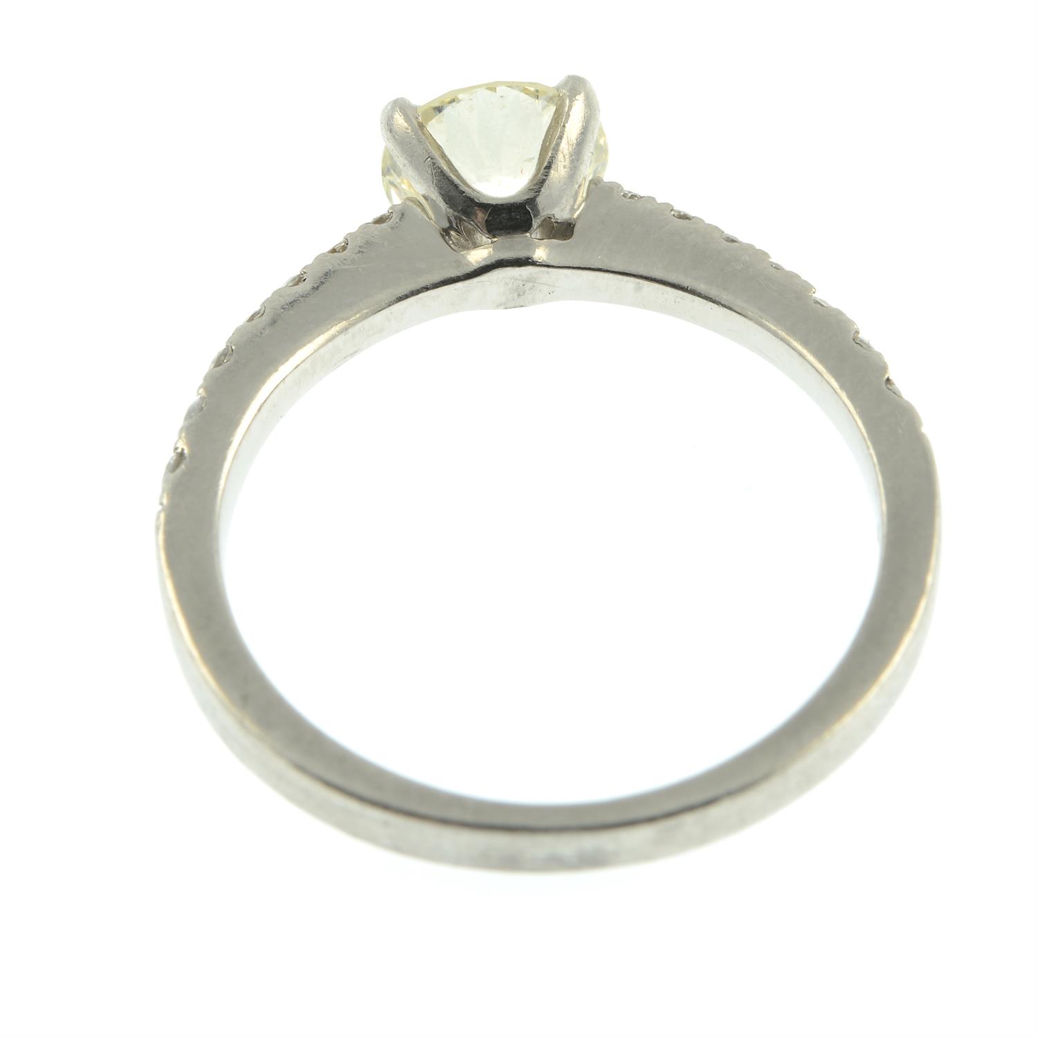 Diamond single-stone ring, with diamond sides - Image 2 of 2