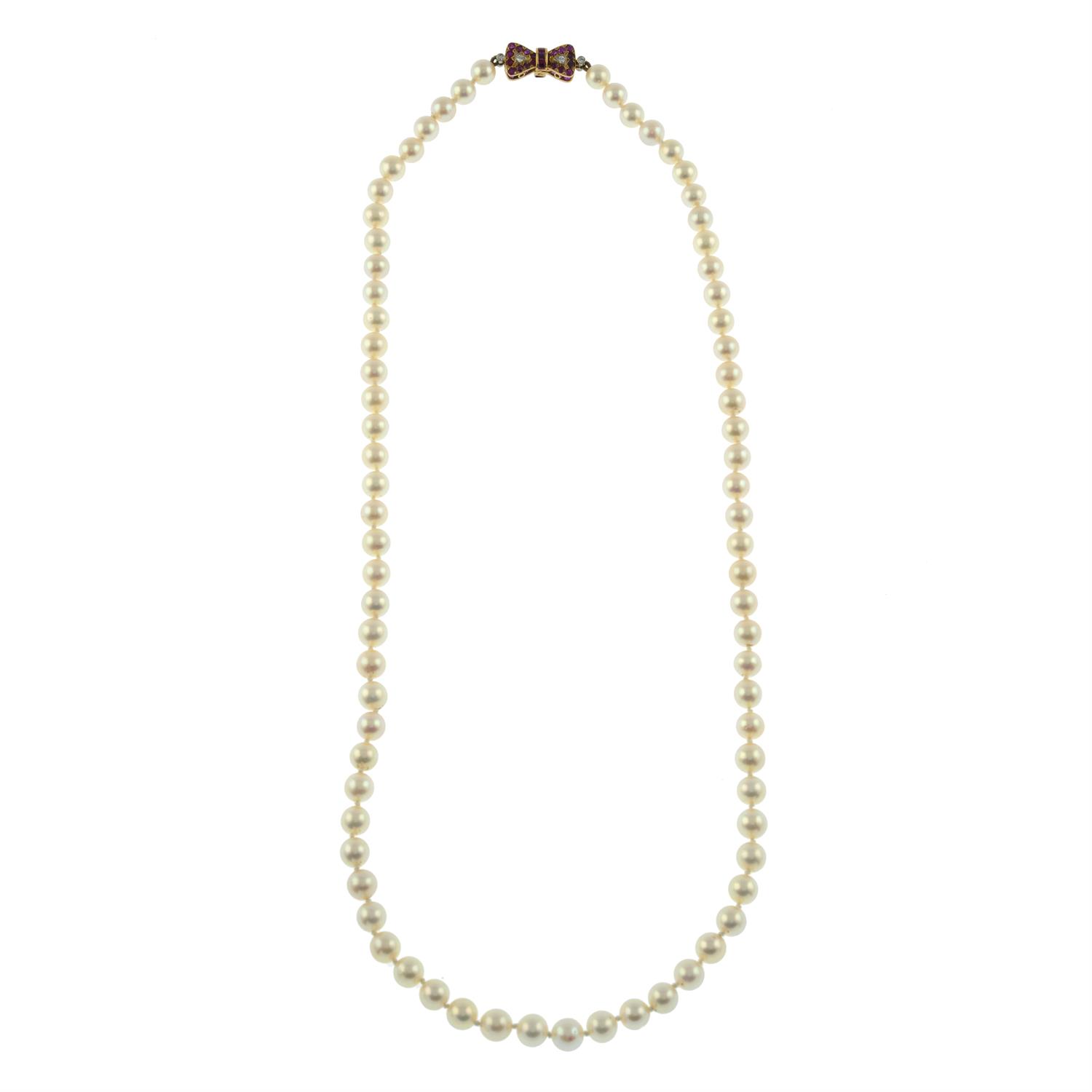 Cultured pearl necklace, with ruby & diamond clasp - Image 2 of 4