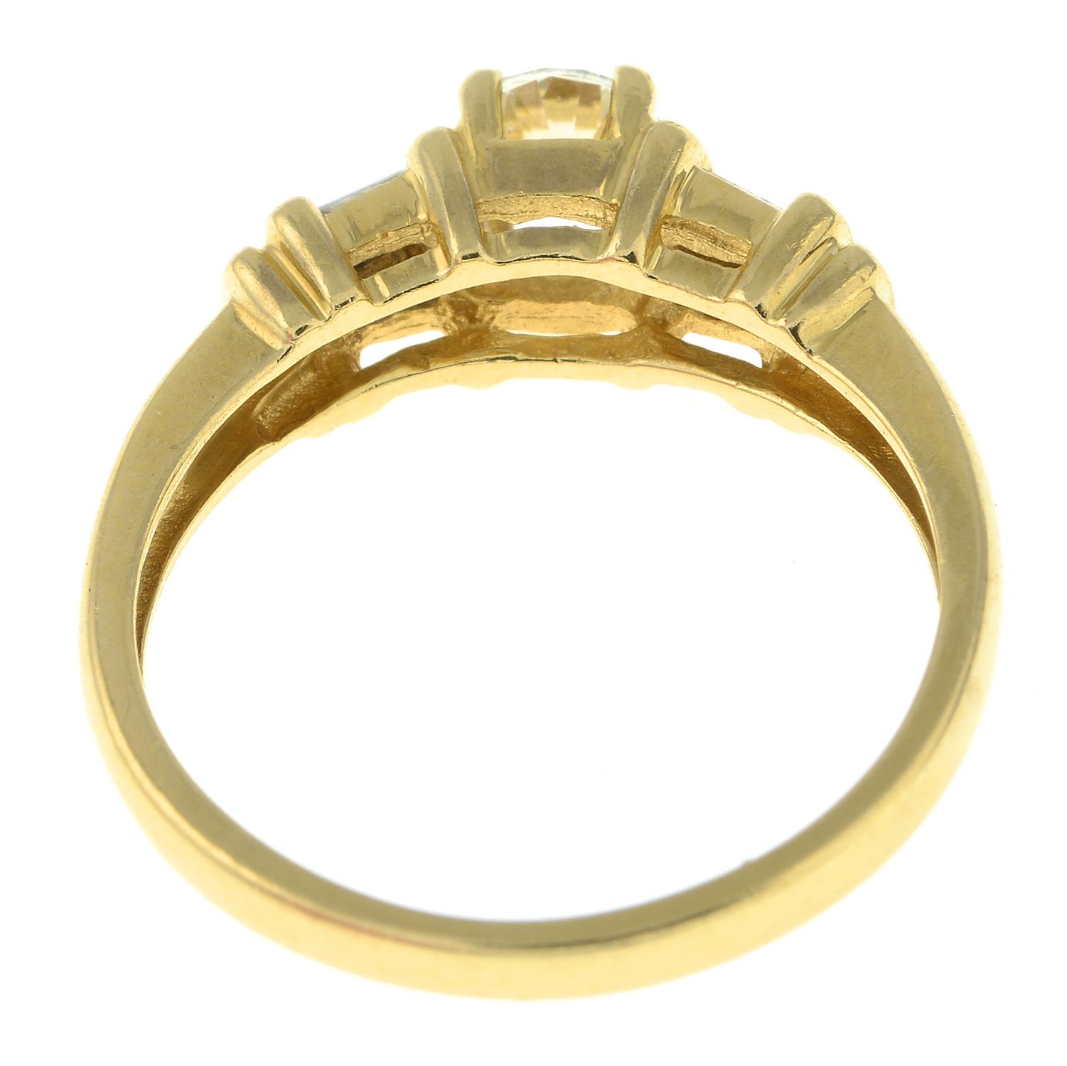 18ct gold diamond ring - Image 2 of 2