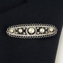 Edwardian platinum diamond & pearl brooch