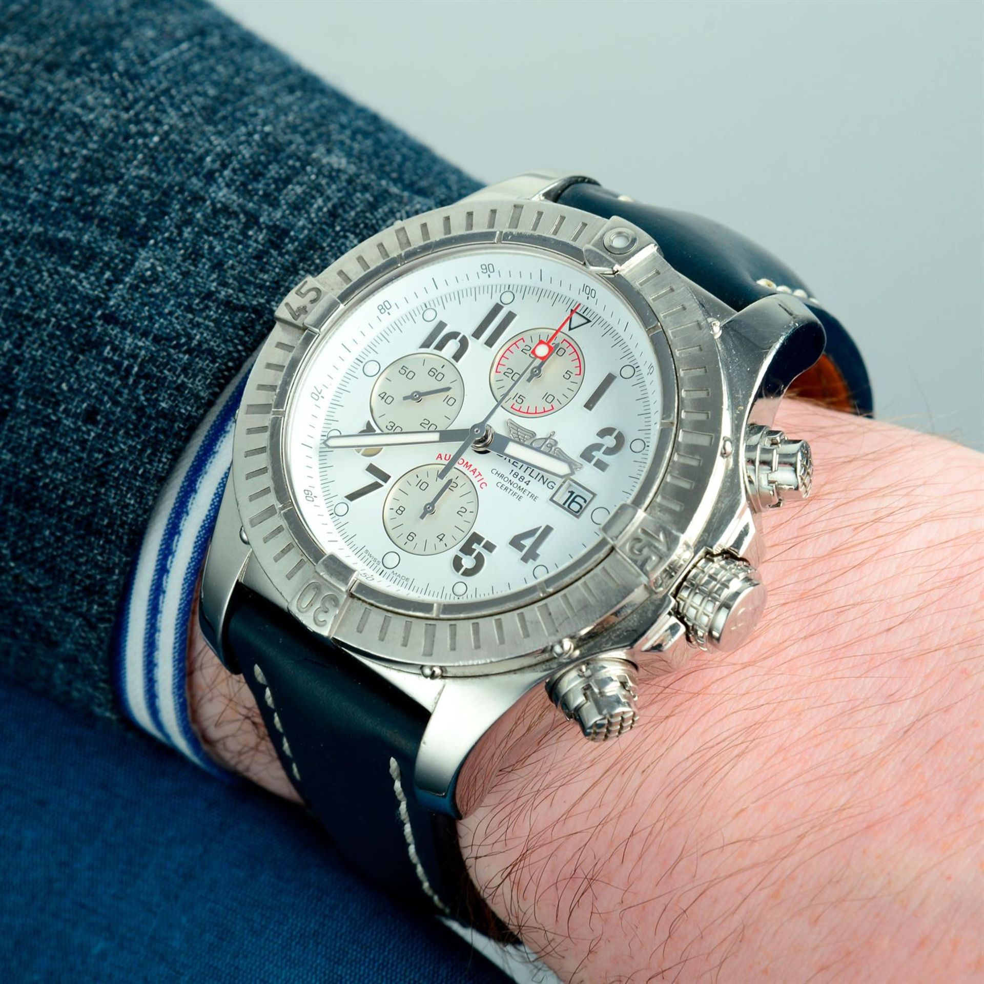 Breitling - a Super Avenger chronograph watch, 48mm. - Bild 6 aus 7
