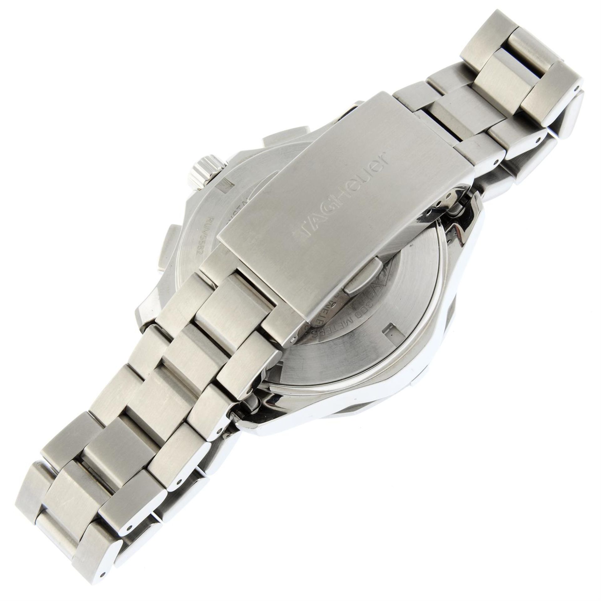 TAG Heuer - an Aquaracer chronograph watch, 42mm. - Bild 2 aus 6