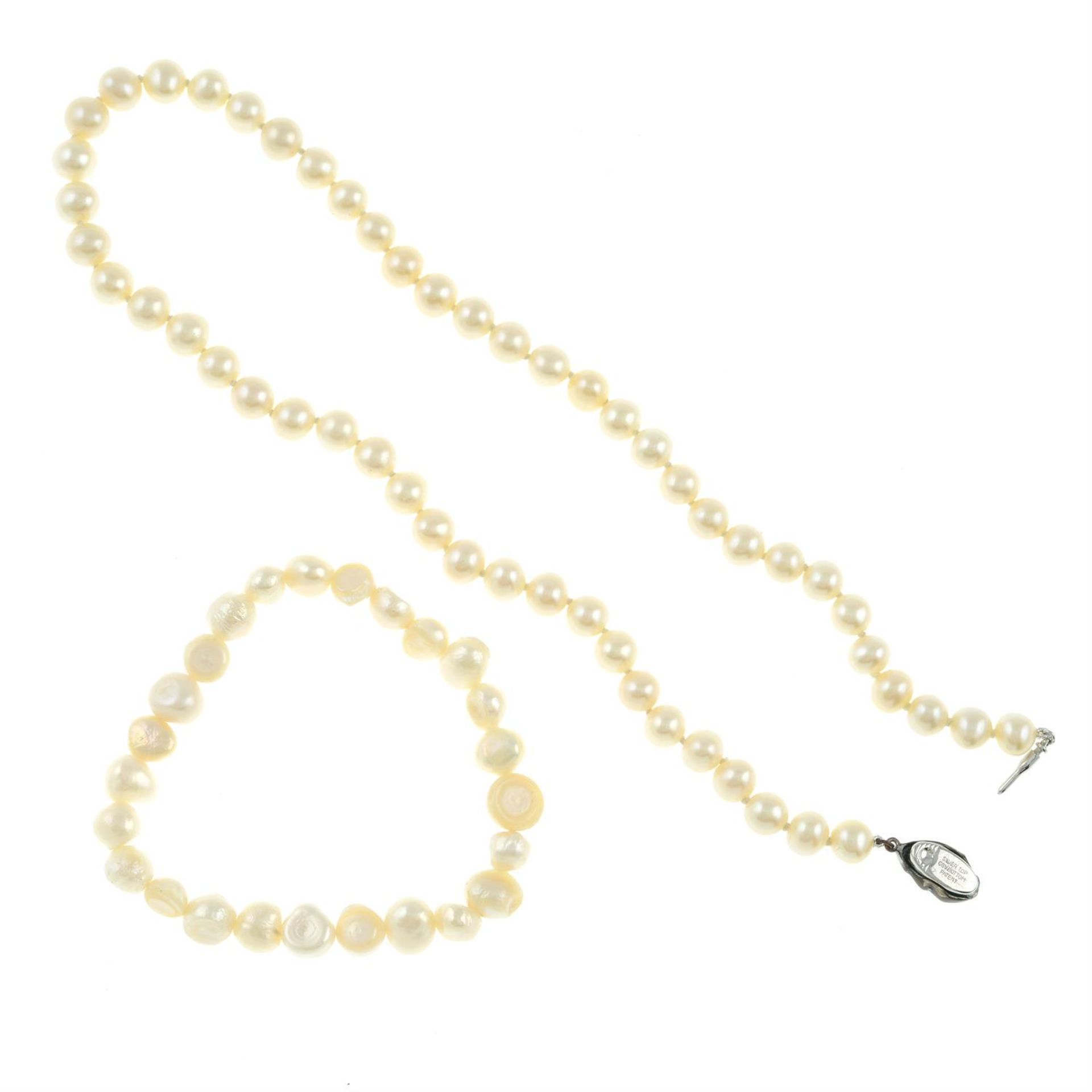 Cultured pearl necklace & bracelet - Image 2 of 2