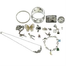 Assorted jewellery