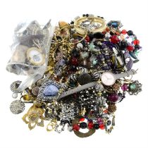 Assorted jewellery & costume jewellery