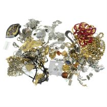 Assorted bag of costume jewellery jewellery