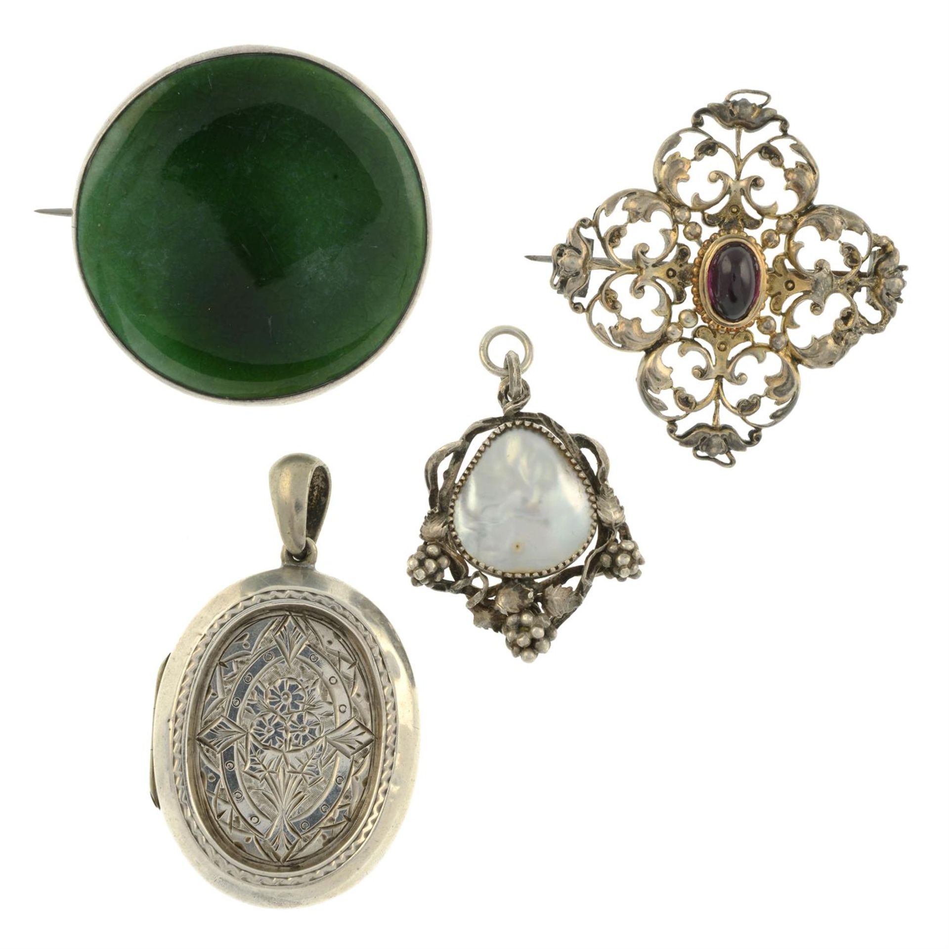 Four Victorian & later jewellery items