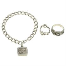 Four pieces of silver & white metal jewellery