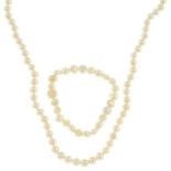 Cultured pearl necklace & bracelet